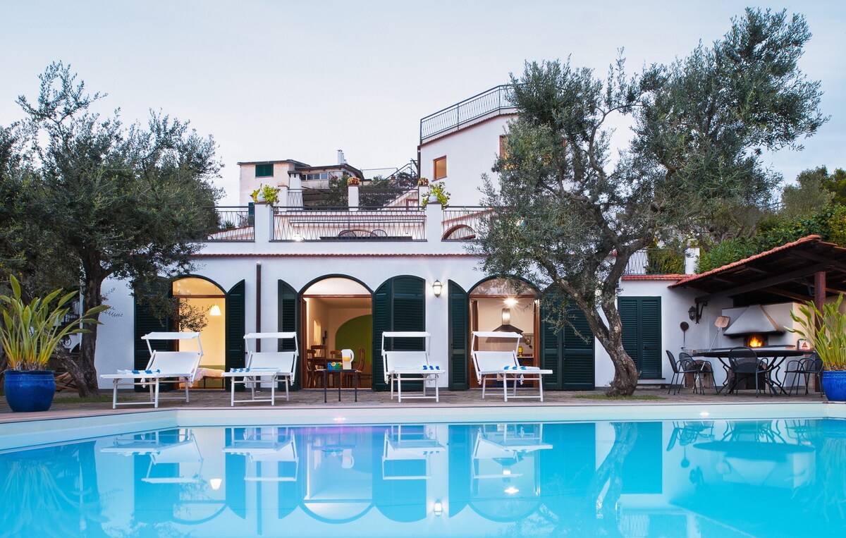 Villa Chez Piè With Heated Pool