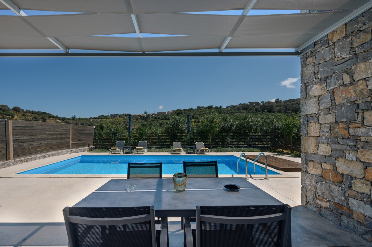 Kalostous villa 3, Pool,Great location & Views