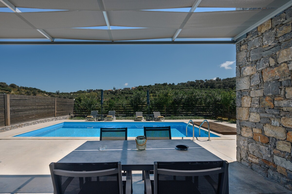 Kalostous villa 4, Pool,Great location & Views