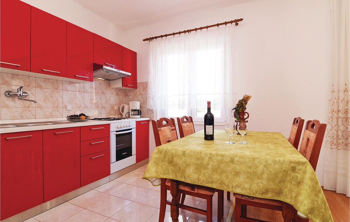 Cozy apartment in Pag with kitchen