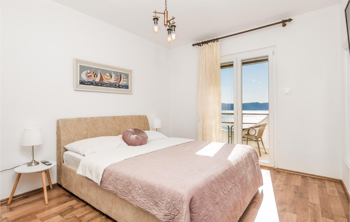 Sveti Juraj的漂亮公寓，有4间卧室和
