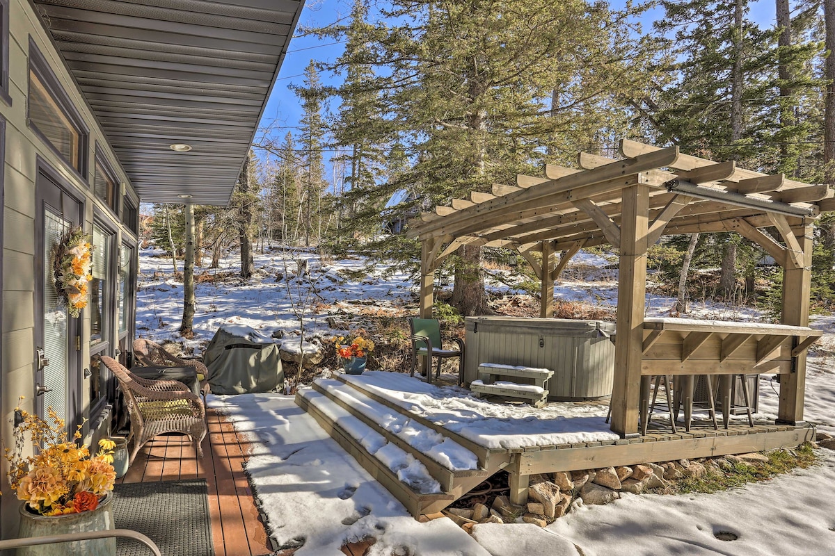 Scenic Lead Cabin: Steps to Terry Peak Ski Area!