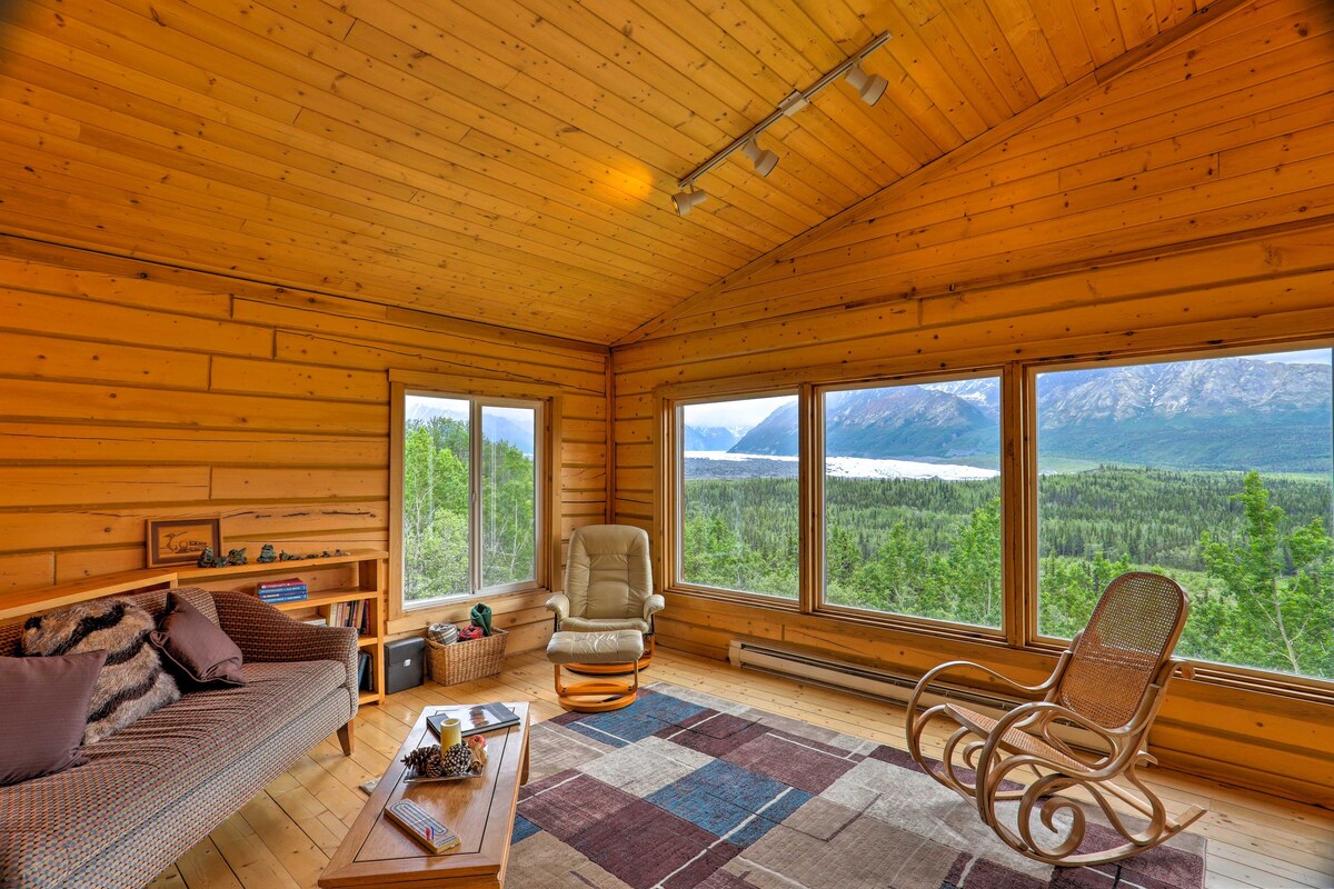 Cabin w/Glacier+Mtn Views: Walk to Matanuska River