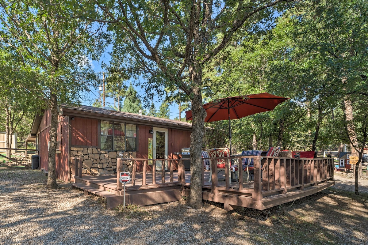 Pet-Friendly Ruidoso Cabin: Deck, Fire Pit & Grill