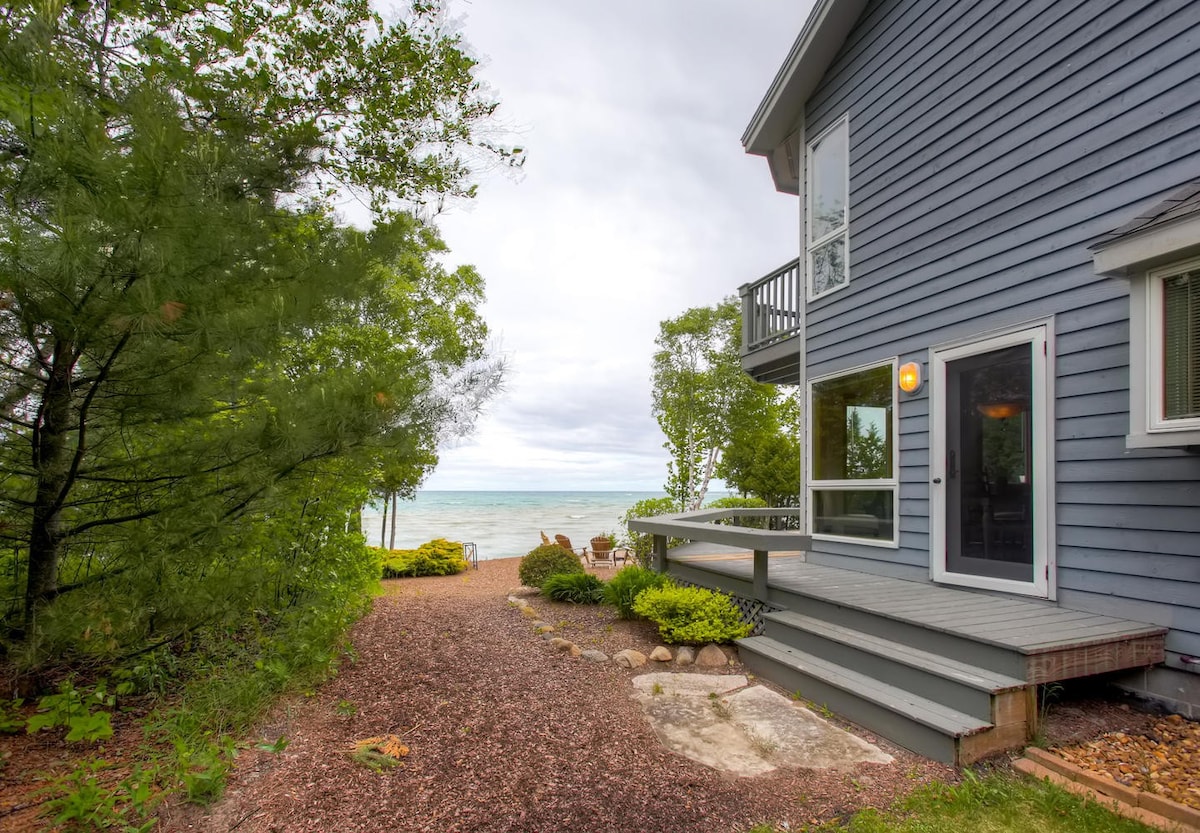 Lavish Charlevoix Home on Lake Michigan, Fire Pit