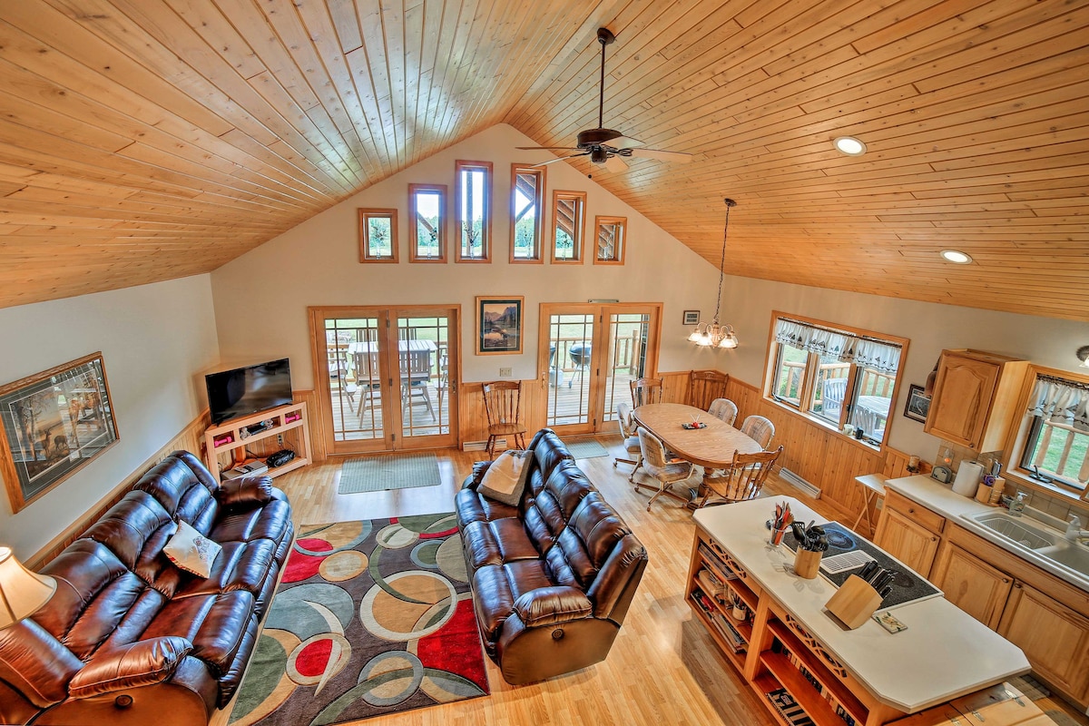 Rapid River Log Cabin w/Loft on 160 Scenic Acres!