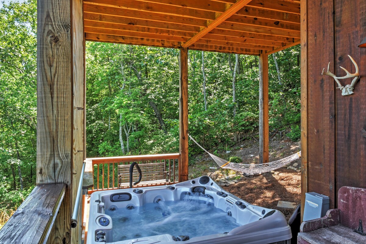 僻静的摩根顿小屋，带木制景观和热水浴缸