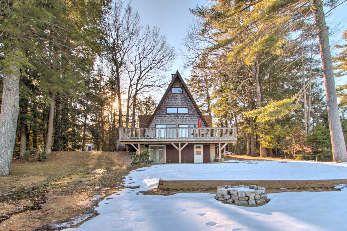 Cozy A-Frame Center Barnstead House on Locke Lake!