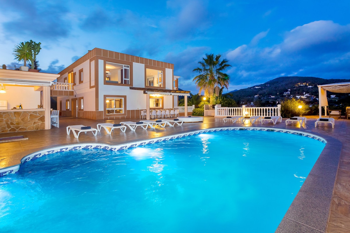 Villa near Ibiza Town, sleeps 22 - Sol