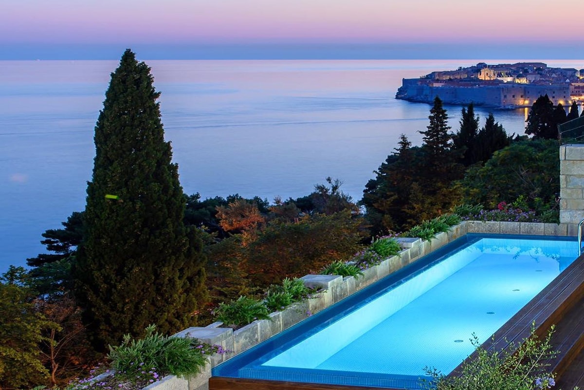 Luxury Seafront Villa Castello Dubrovnik/泳池