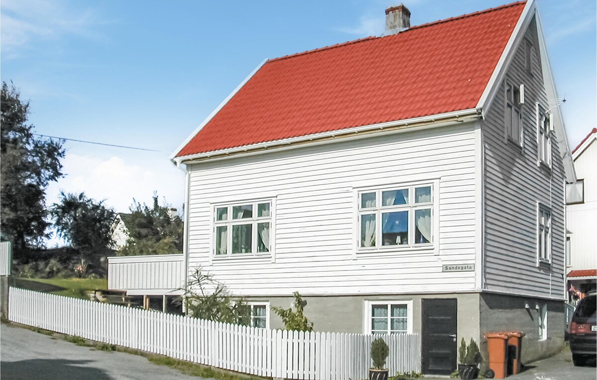 4 bedroom stunning home in Skudeneshavn