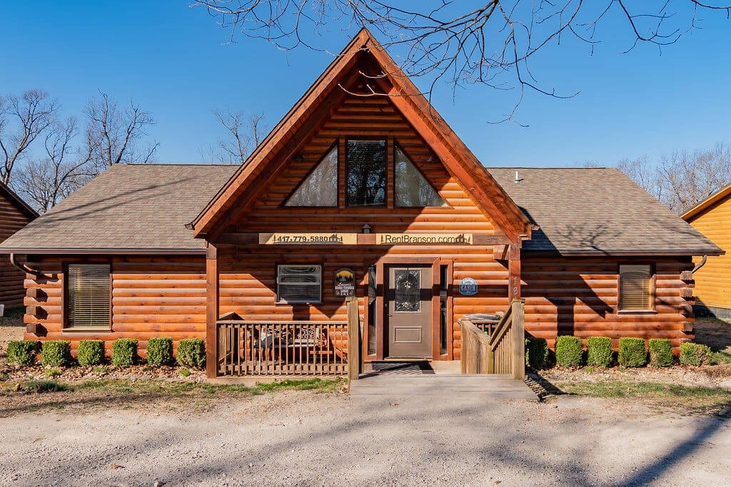 Best Views, Dog Friendly, Near Big Cedar! HotTub