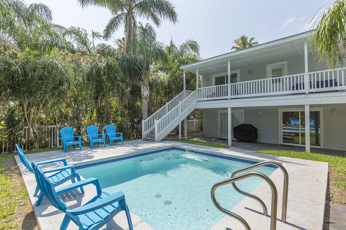 Private Home/Private Pool! 1/2 block from Beach! Dog friendly!