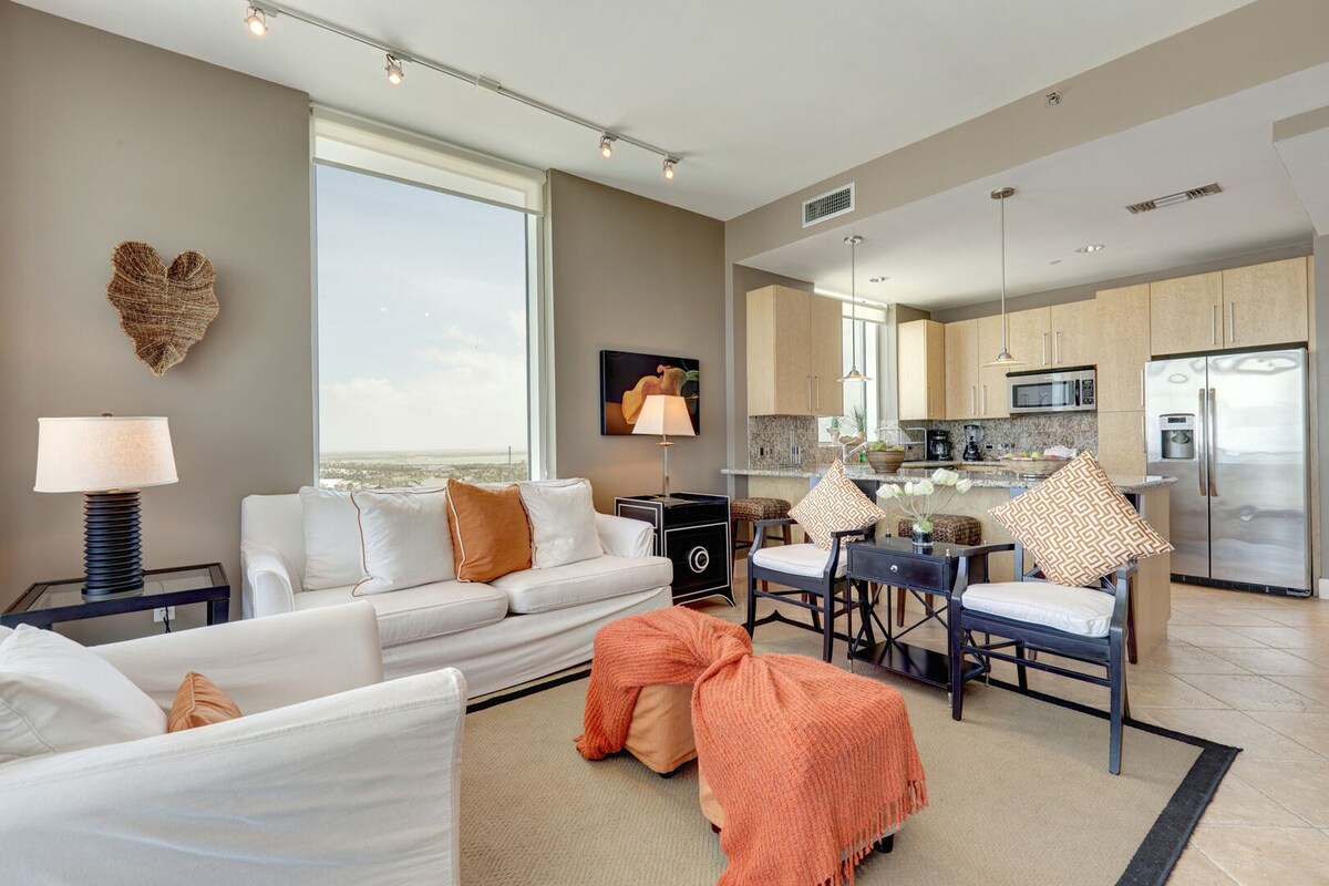 Luxurious Beachfront Condo with Amenities Galore! Welcome to Sapphire #1009!