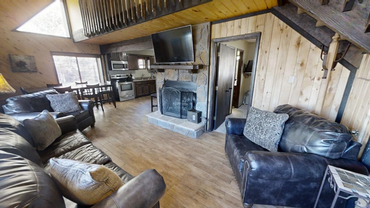 LaBelle Cabin - In Town - Pet Friendly! - Updated