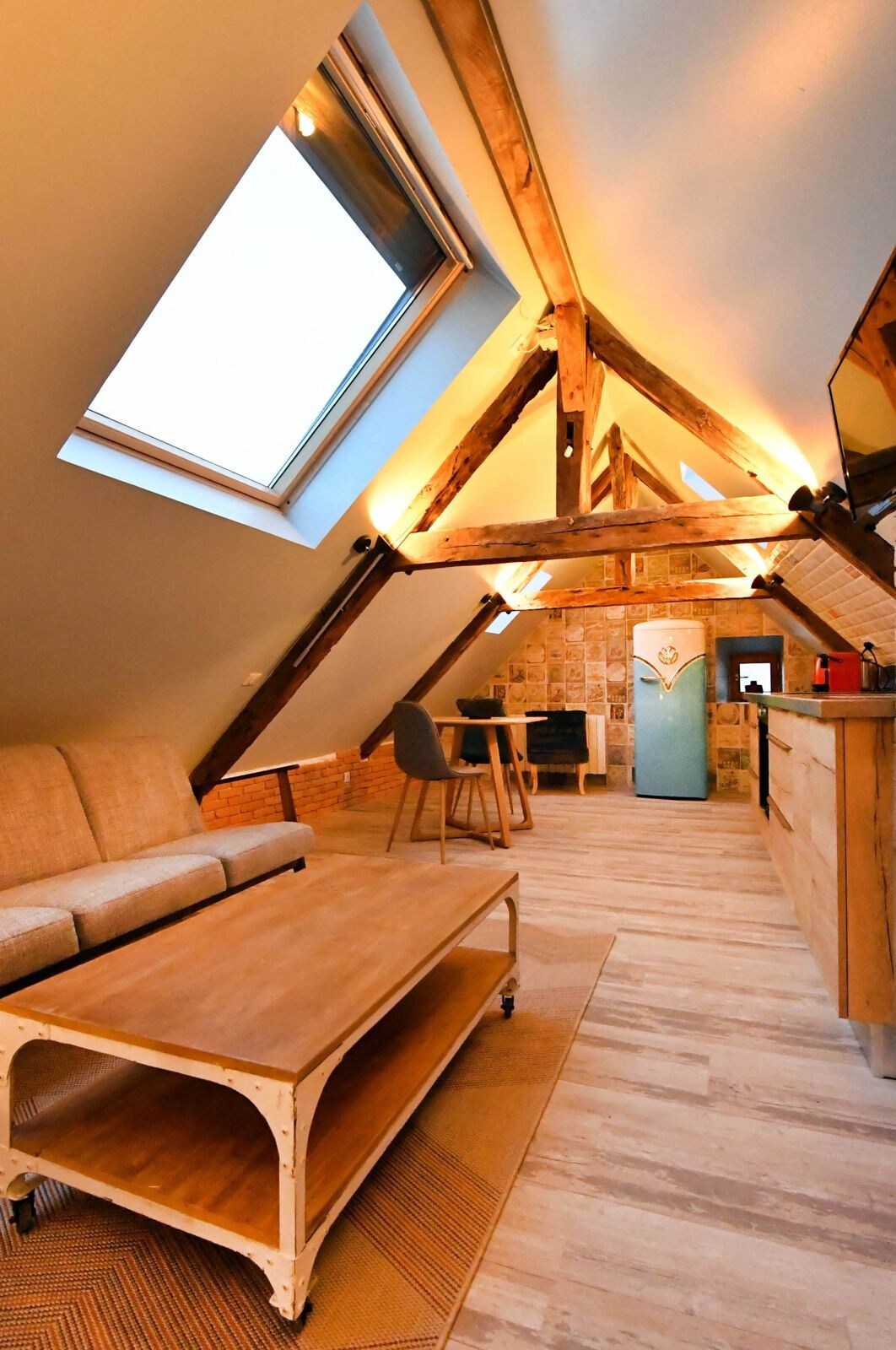 LOFT SOUS LES COMBLES - LOFT位于筏下