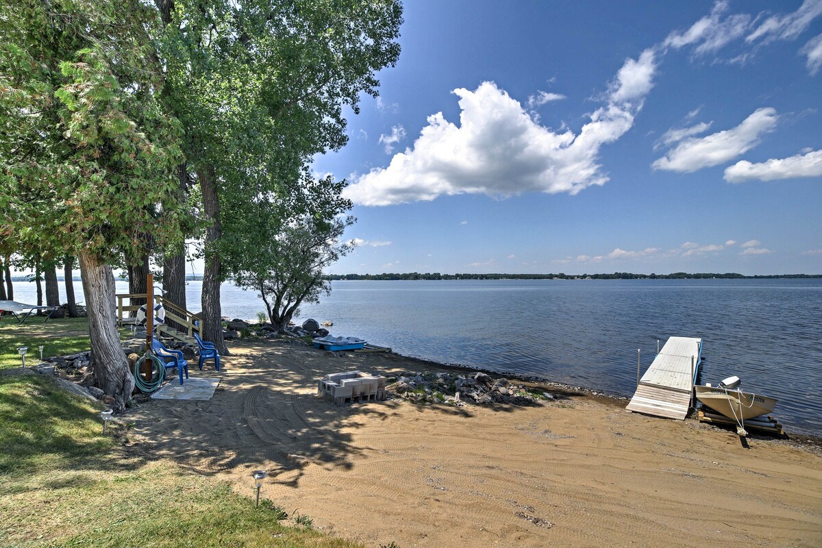 'Willow Point' ~ Lake Champlain House w/ 2 Kayaks!