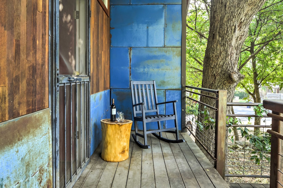 Chic East Austin Studio Bungalow w/ Spacious Yard!