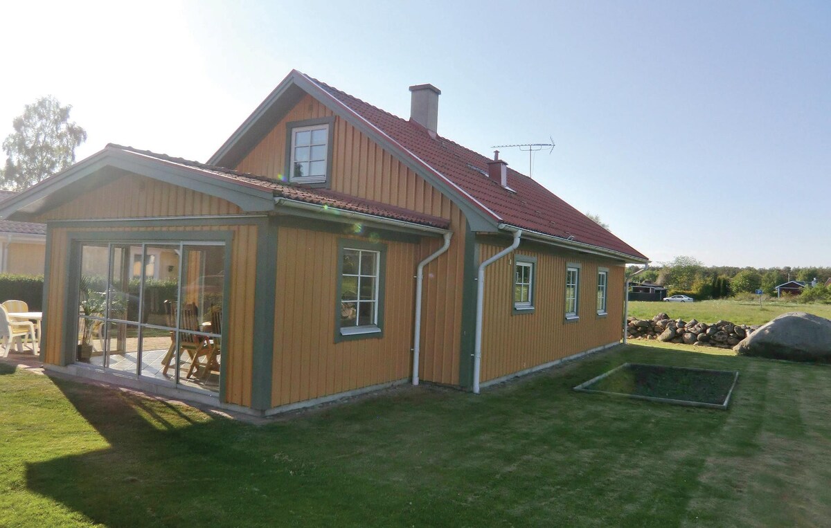 Awesome home in Sölvesborg with kitchen