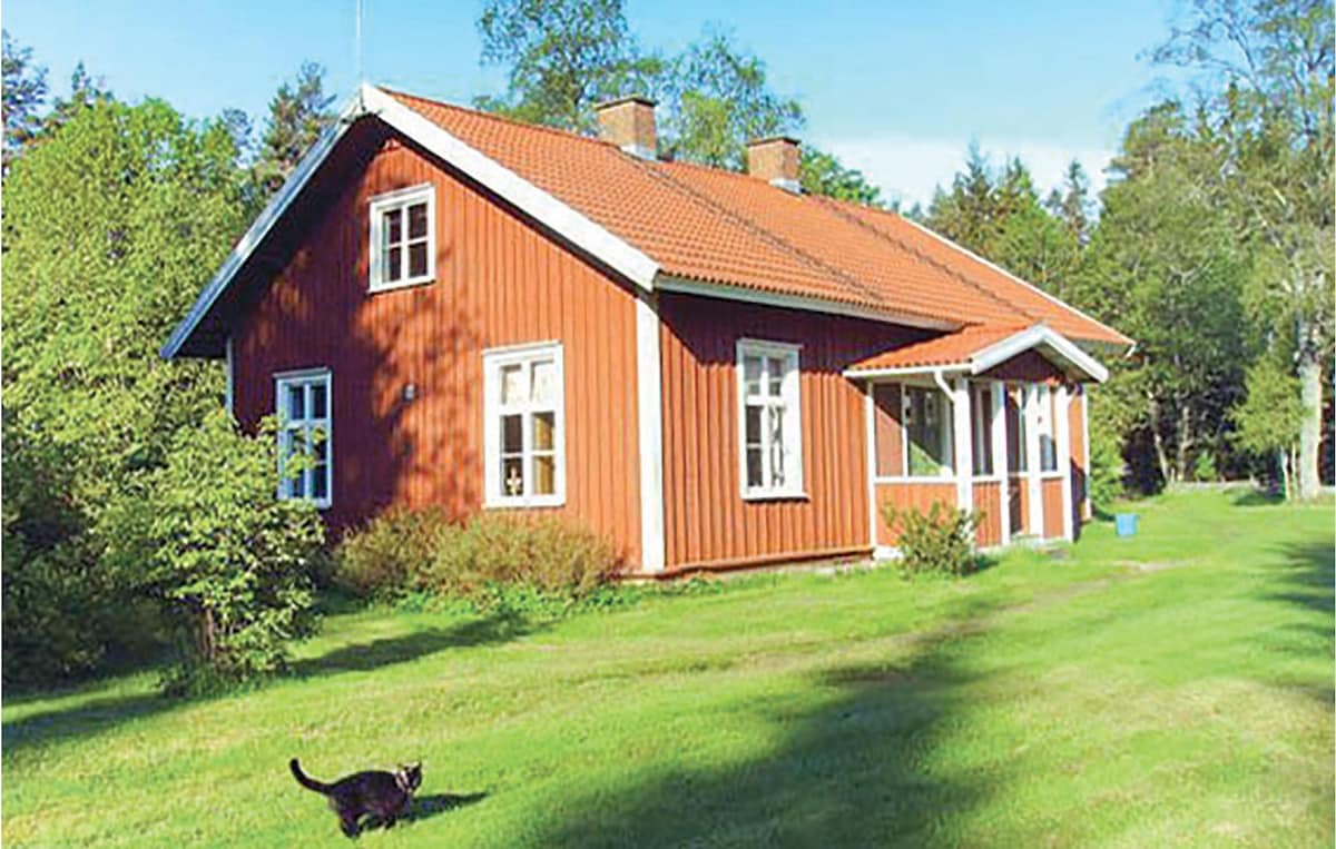 Nice home in Grimsås with s, Sauna and WiFi