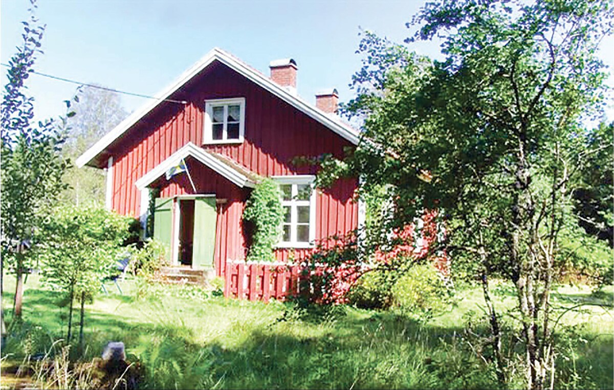 Nice home in Grimsås with s, Sauna and WiFi