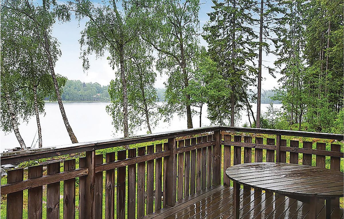 Lovely home in Fjärås with house sea view
