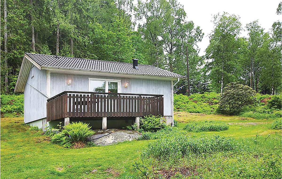 Lovely home in Fjärås with house sea view