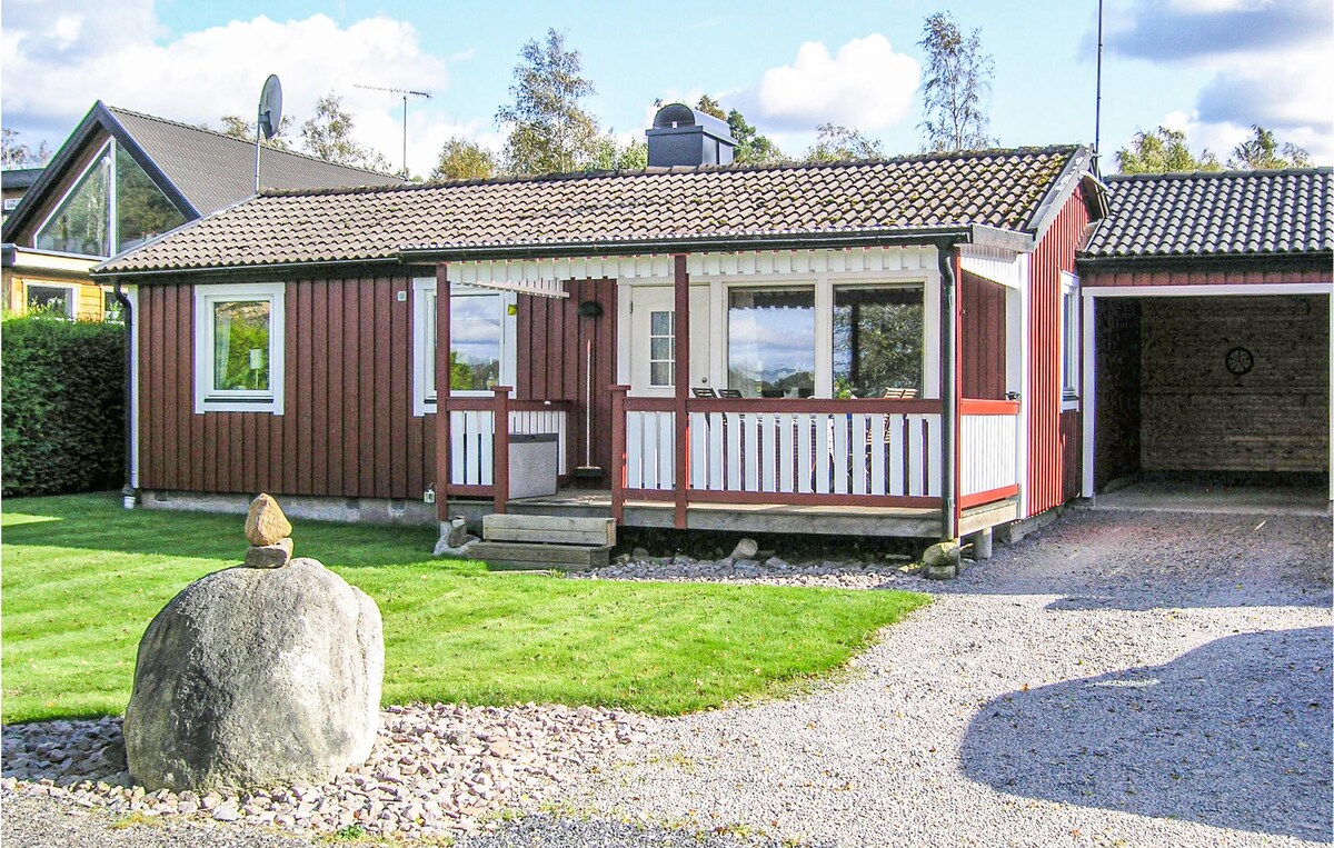 Amazing home in Ljungby with house sea view