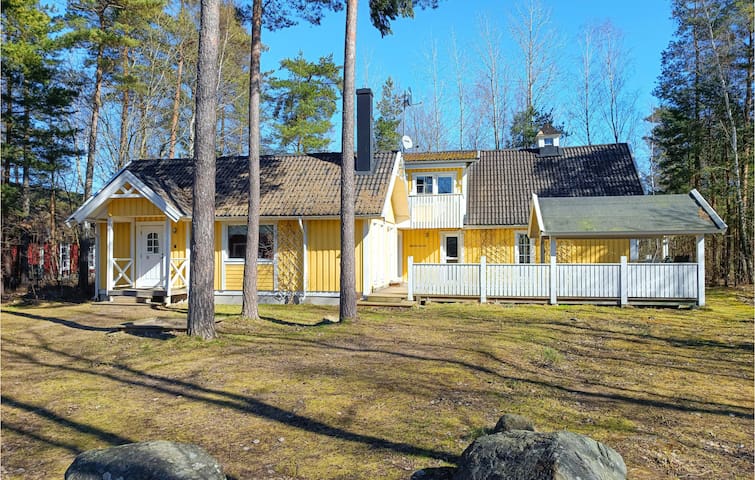 Köpingsvik的民宿