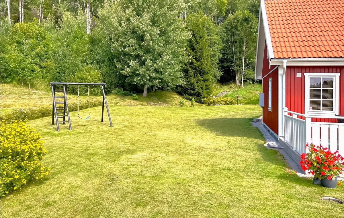 Home in Strömstad with 3 Bedrooms, Sauna and WiFi