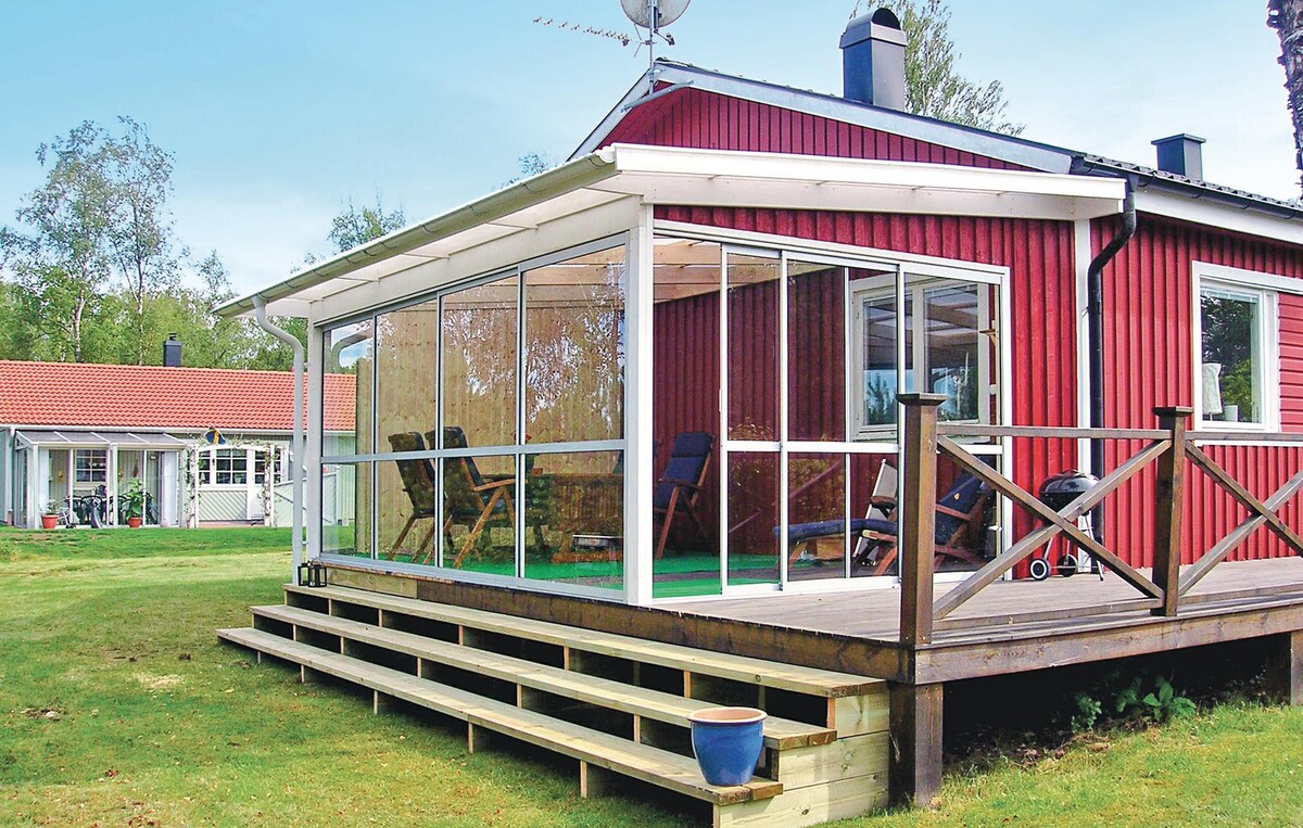 Lovely home in Ljungby with kitchen