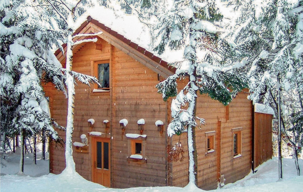 Cozy home in Unterweissenbach with sauna