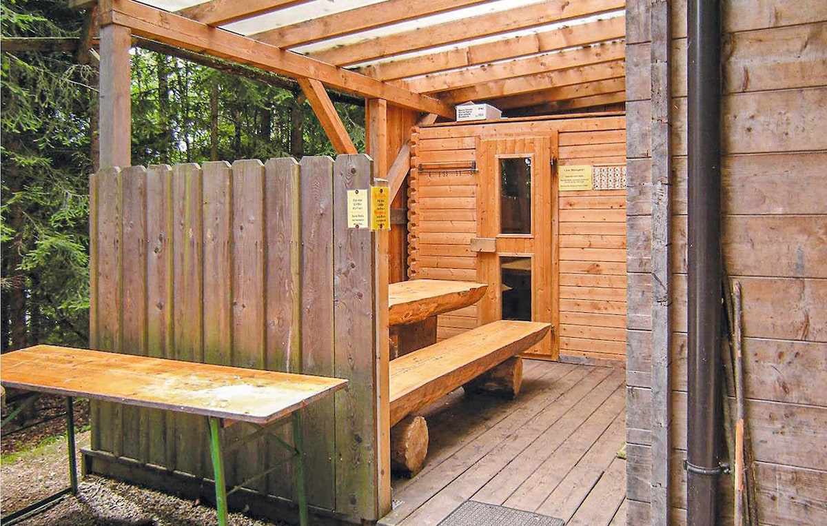 Cozy home in Unterweissenbach with sauna