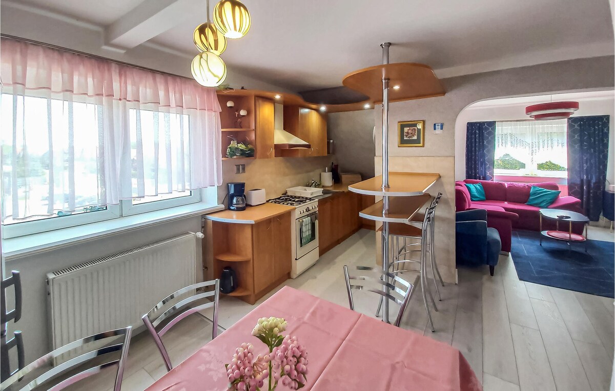 Amazing apartment in Kolobrzeg with kitchen