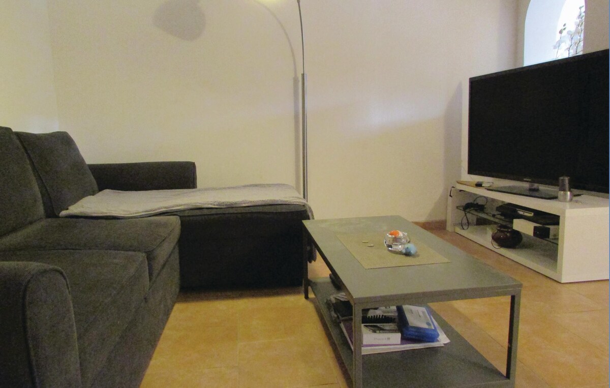 位于Furiani的漂亮公寓，有2间卧室和无线网络。