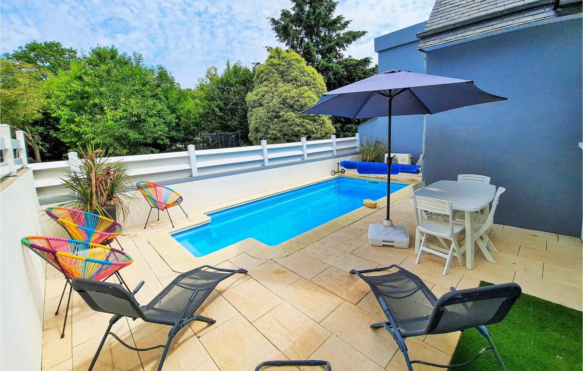 Awesome home with private swimming pool, can be