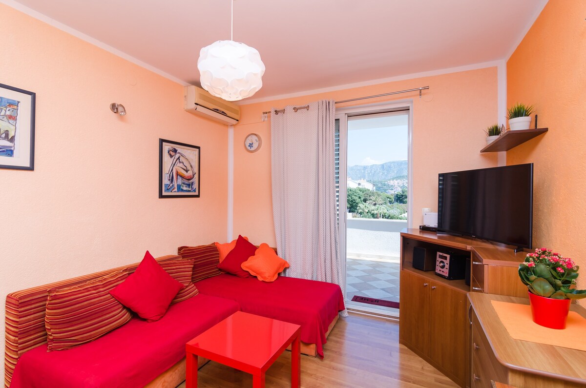 Apartment Jossy - One Bedroom Apartment with Balcony and City View
