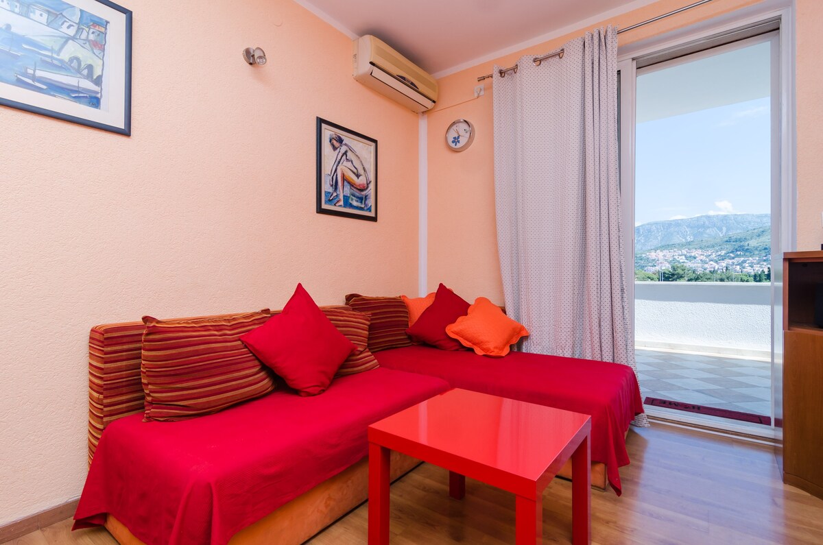 Apartment Jossy - One Bedroom Apartment with Balcony and City View