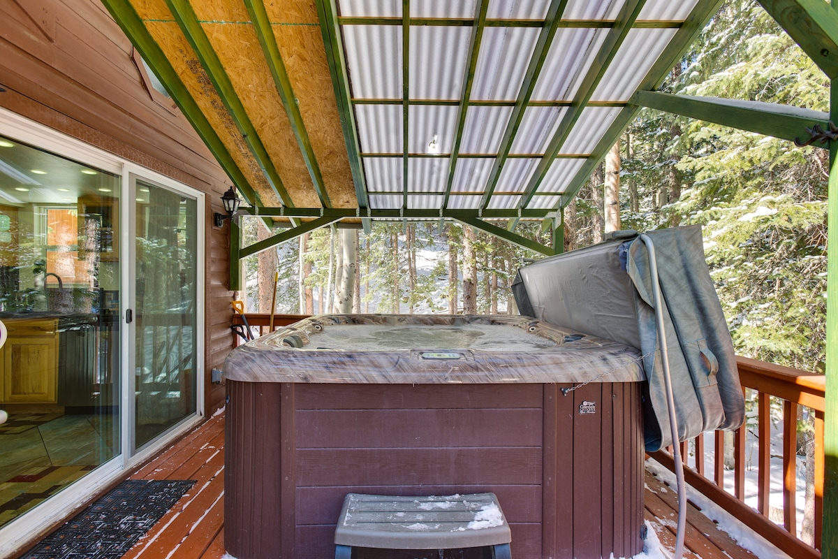 爱达荷泉小屋（ Idaho Springs Cabin ） ，带半英亩的热水浴缸！