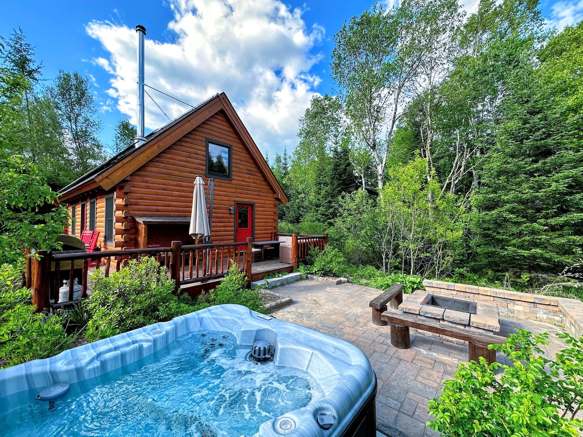 BC Fairytale cabin, hot tub, beach, Pool passes