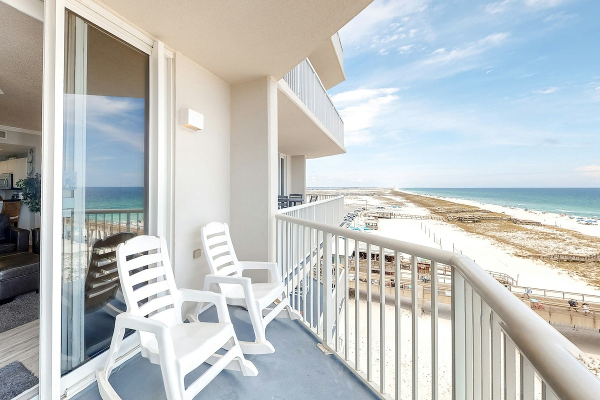 Open 1BR Oceanfront 6th-Floor | Balcony | Pool
