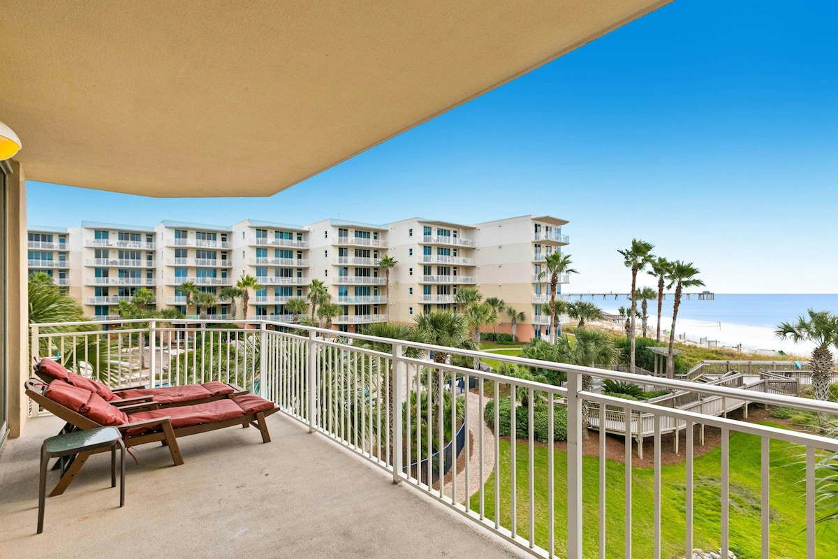 Chic, 3BR Oceanfront | Balcony | Pool