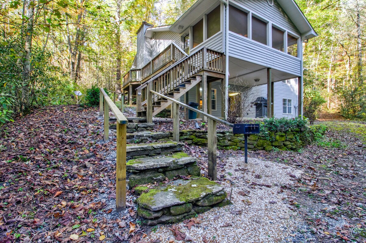 Wooded 3BR Riverfront Dog Friendly