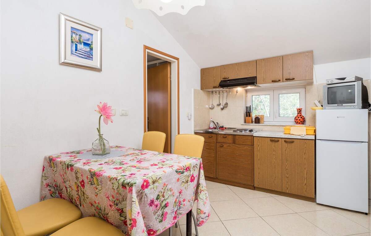 Punta Kriza的漂亮公寓，设有1间卧室和