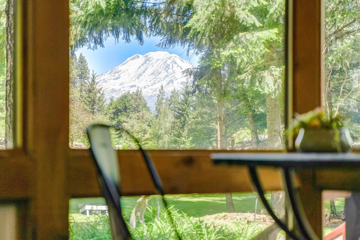 欣赏亚当斯山（ Mt. Adams ）壮丽景色的舒适小屋
