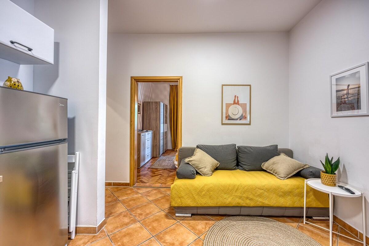 Casa Mareva - Two-Bedroom Burin with Balcony