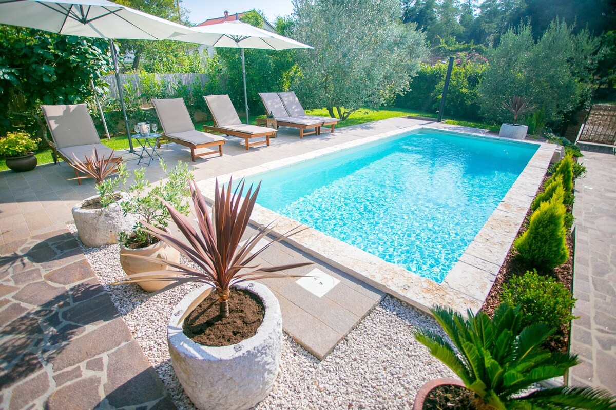 Comfortable Villa Marinela with Pool and Garden