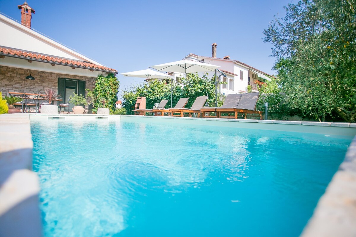 Comfortable Villa Marinela with Pool and Garden