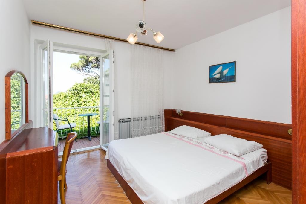 Guest House Zec - Double or Twin Room with Balcony