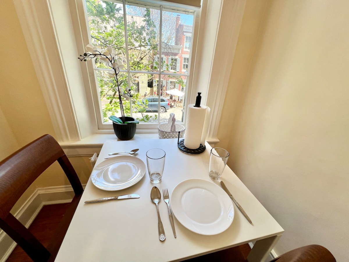 HEART of Old Town | Historic 1BR | 99 Walk Score!